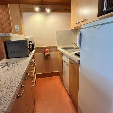Apartment Pour 6 Personnes Avec Balcon, Wifi Gratuit Et Casier A Skis - Fr-1-508-267